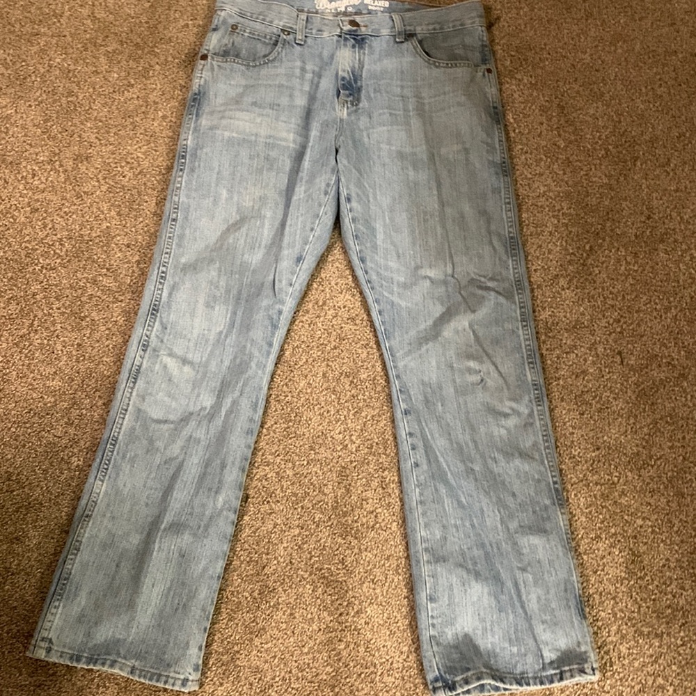 Light blue wrangler retro relax boot cut 33 waist 32 length